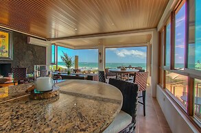 Iguana Crossing Boutique Hotel