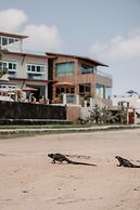 Iguana Crossing Boutique Hotel