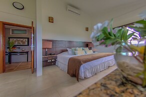 Iguana Crossing Boutique Hotel