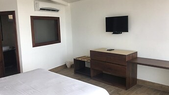 Iguana Crossing Boutique Hotel