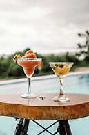 Iguana Crossing Boutique Hotel