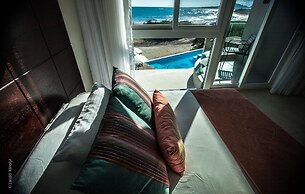 Iguana Crossing Boutique Hotel