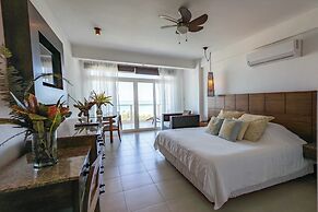 Iguana Crossing Boutique Hotel