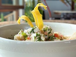 Iguana Crossing Boutique Hotel