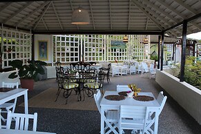 Sugarapple Inn