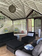 Sugarapple Inn