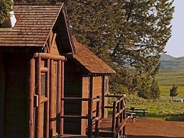 Roosevelt Lodge & Cabins - Inside the Park