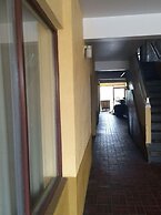 Diamond Inn and Suites