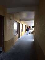 Diamond Inn and Suites