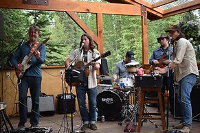 McKinley Creekside Cabins