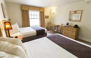 Old Faithful Inn - Inside the Park