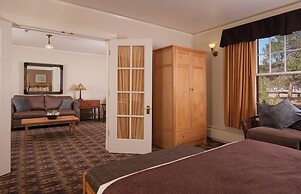 Old Faithful Inn - Inside the Park