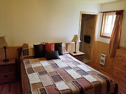 Auberge Le P'tit Bonheur - Hostel