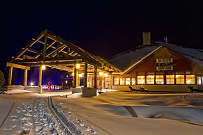 Old Faithful Snow Lodge & Cabins - Inside the Park