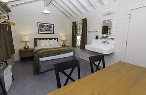 Swiftcurrent Motor Inn and Cabins - Inside the Park