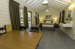 Swiftcurrent Motor Inn and Cabins - Inside the Park