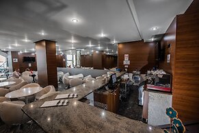 Torres de Alba Hotel & Suites