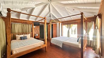 Las Palmas Beach Hotel