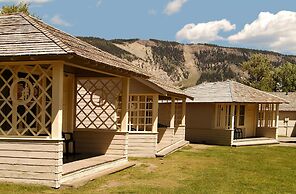 Mammoth Hot Springs & Cabins - Inside the Park