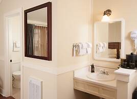 Mammoth Hot Springs & Cabins - Inside the Park