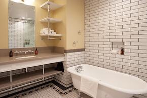 Mammoth Hot Springs & Cabins - Inside the Park