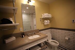 Mammoth Hot Springs & Cabins - Inside the Park