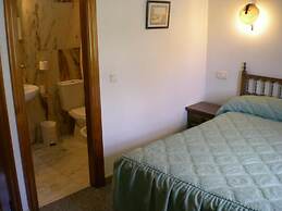 Hotel Puerta Romeros