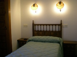 Hotel Puerta Romeros