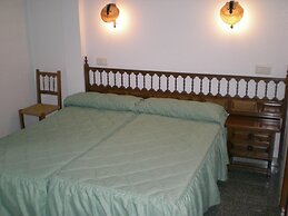Hotel Puerta Romeros