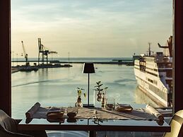SeePort Hotel