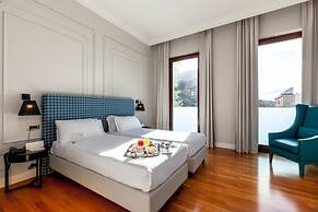 SeePort Hotel