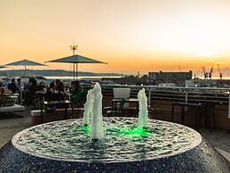 SeePort Hotel
