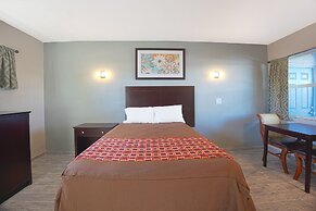 Sunrise Inn by OYO Titusville FL