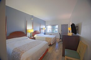 Sunrise Inn by OYO Titusville FL