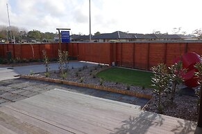 Parakai Springs Lodge