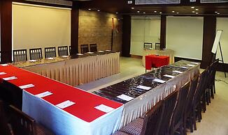 Silver Cloud Hotel & Banquets Ahmedabad