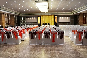 Silver Cloud Hotel & Banquets Ahmedabad