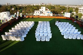 Silver Cloud Hotel & Banquets Ahmedabad