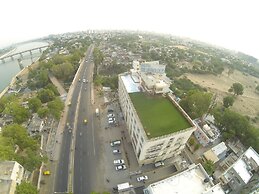 Silver Cloud Hotel & Banquets Ahmedabad