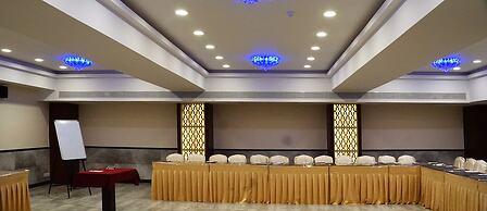 Silver Cloud Hotel & Banquets Ahmedabad