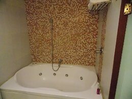 Silver Cloud Hotel & Banquets Ahmedabad