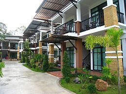 Nattha Waree Hot Spring Resort and Spa