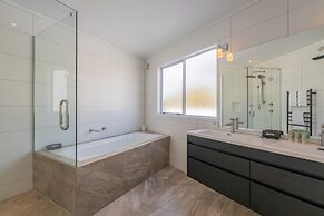 Waterfront Apartments Whitianga