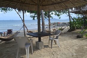 Tapik Beach Park Guest House