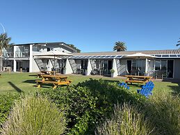 Bailey's At The Beach Motel
