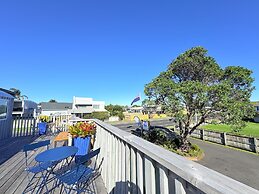 Bailey's At The Beach Motel