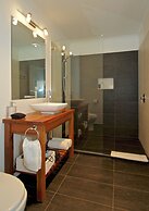 Tongariro Suites at The Rocks