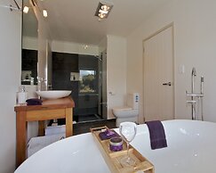 Tongariro Suites at The Rocks