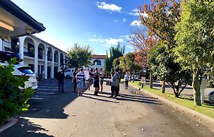 Hacienda Motor Lodge