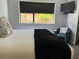 Hacienda Motor Lodge